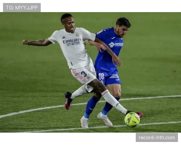 米利唐防守预判出色，稳健发挥助球队筑牢后防