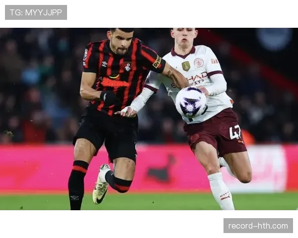 英超激战白热化:豪门对决成常态,争冠与保级形势愈发胶着 英超激战白热化:豪门对决成常态,争冠与保级形势愈发胶着