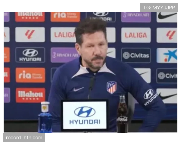 西蒙尼球队压迫模式再创新高,战术革新引发联赛热点讨论 西蒙尼球队压迫模式再创新高,战术革新引发联赛热点讨论