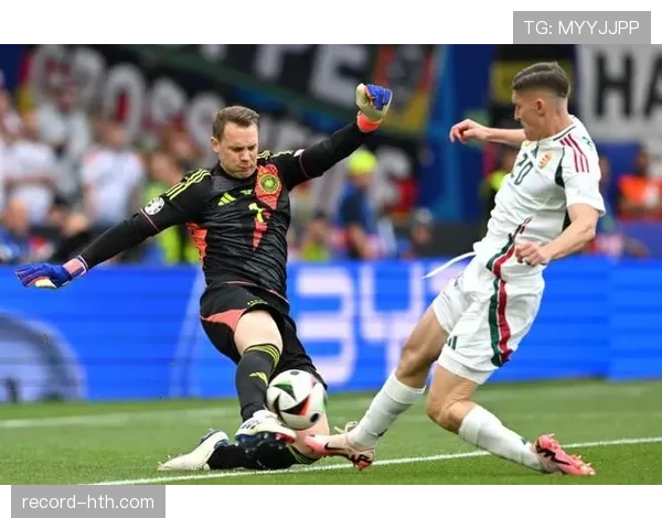 诺伊尔与卡西利亚斯:反应型与出击型门将风格对比 诺伊尔与卡西利亚斯:反应型与出击型门将风格对比