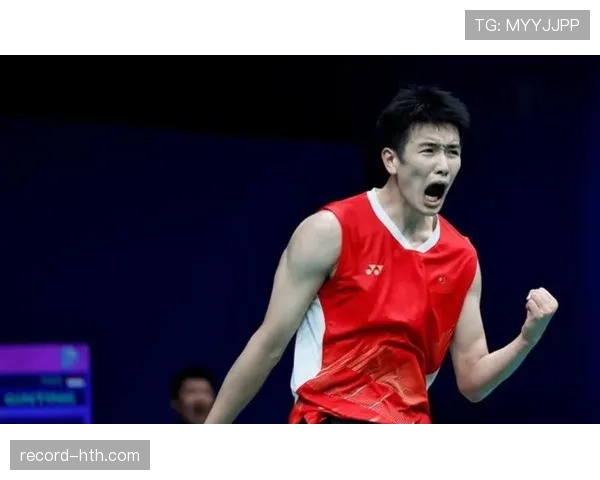 李诗沣训练照像偶像剧男主，但私下居然躺着刷剧到深夜？